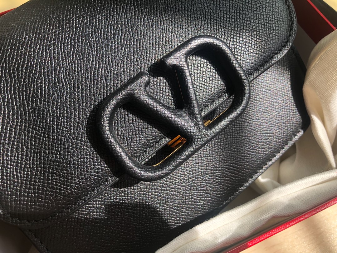 Valentino华伦天奴进口牛皮手掌纹大V扣复古单肩包0074S