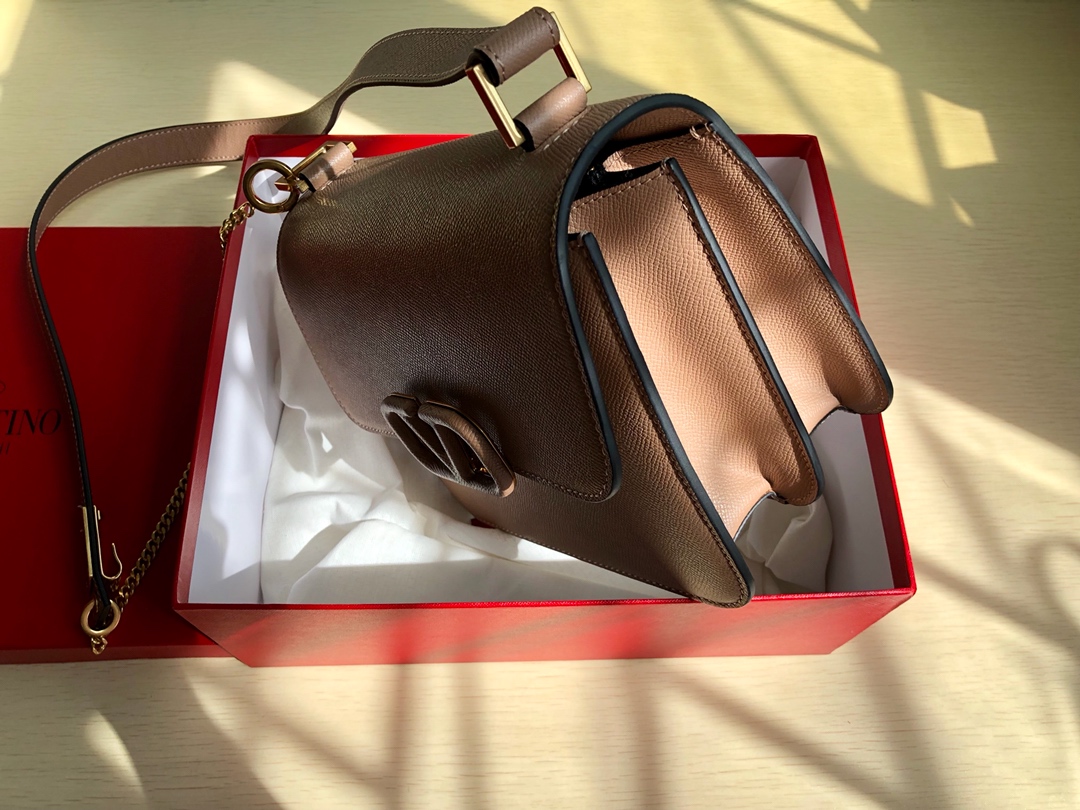 Valentino华伦天奴进口牛皮手掌纹大V扣复古单肩包0074L