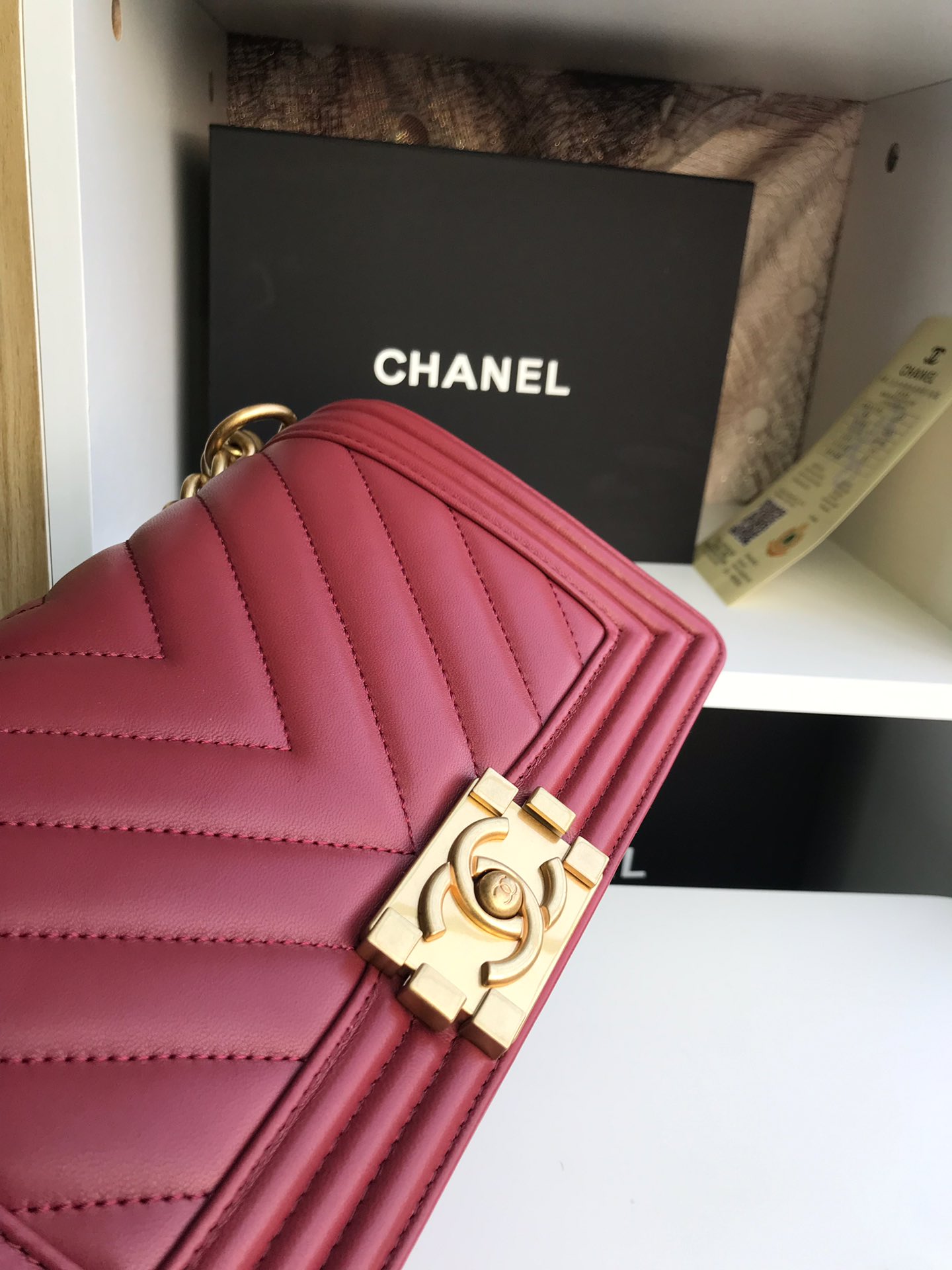 Chanel香奈儿67086Ｖ格原单羊皮闪亮登场！非常靓丽非常豪华的感觉！潮流前线的主细节非常得到位！五