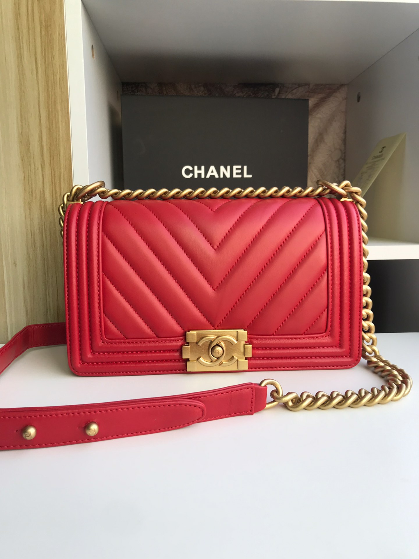 Chanel香奈儿67086Ｖ格原单羊皮闪亮登场！非常靓丽非常豪华的感觉！潮流前线的主细节非常得到位！五