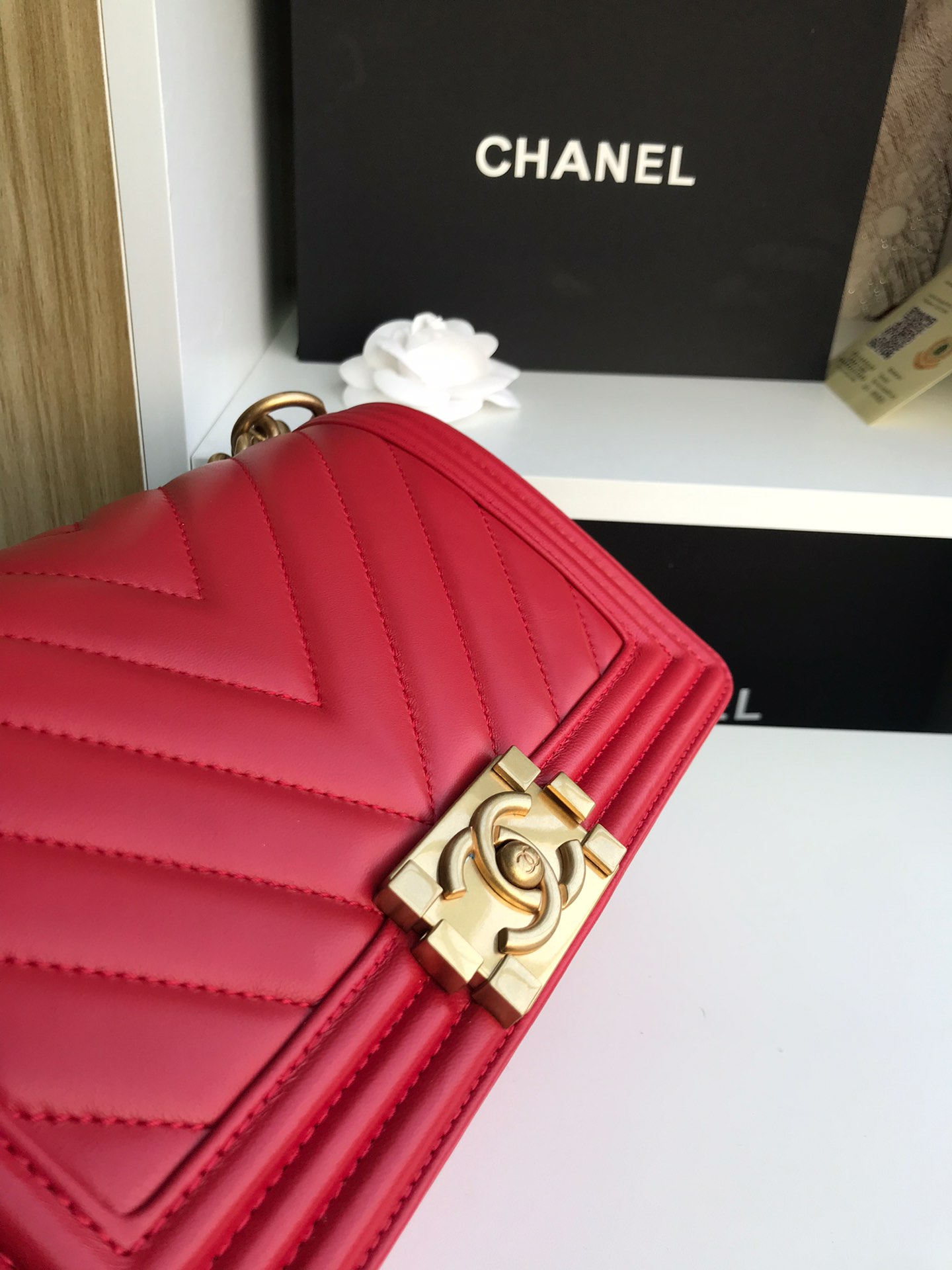 Chanel香奈儿67086Ｖ格原单羊皮闪亮登场！非常靓丽非常豪华的感觉！潮流前线的主细节非常得到位！五