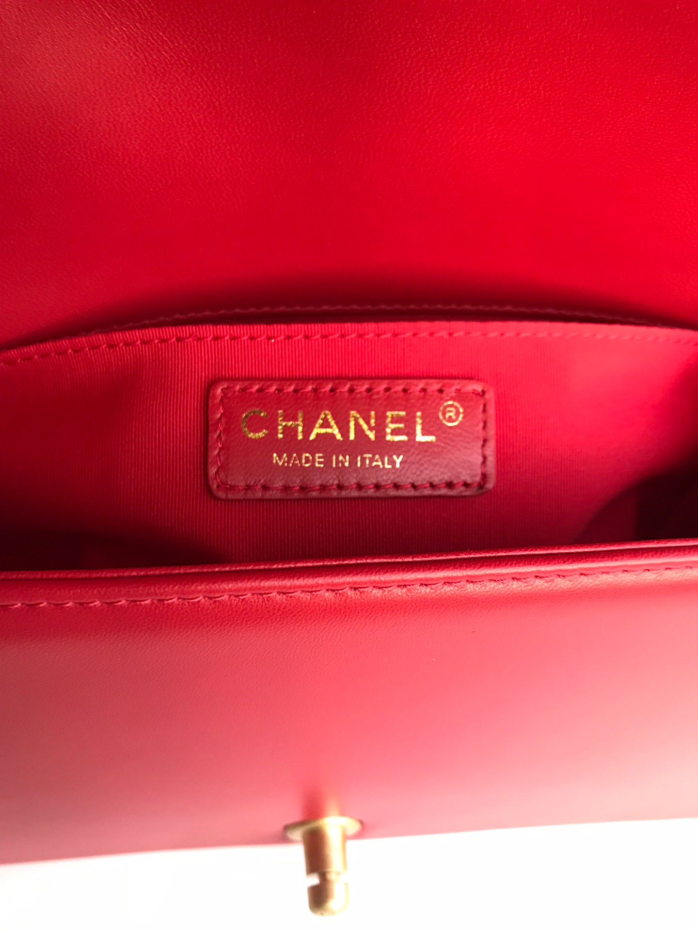 Chanel香奈儿67086Ｖ格原单羊皮闪亮登场！非常靓丽非常豪华的感觉！潮流前线的主细节非常得到位！五