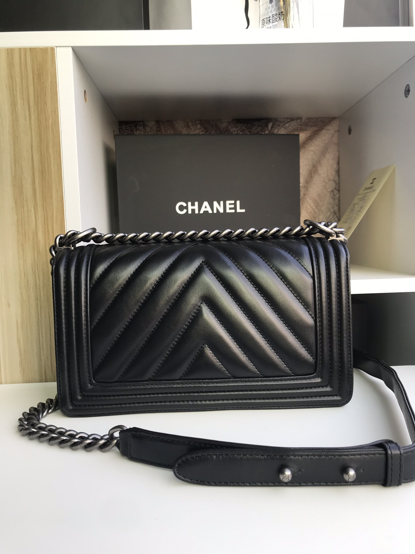 Chanel香奈儿67086Ｖ格原单羊皮闪亮登场！非常靓丽非常豪华的感觉！潮流前线的主细节非常得到位！五