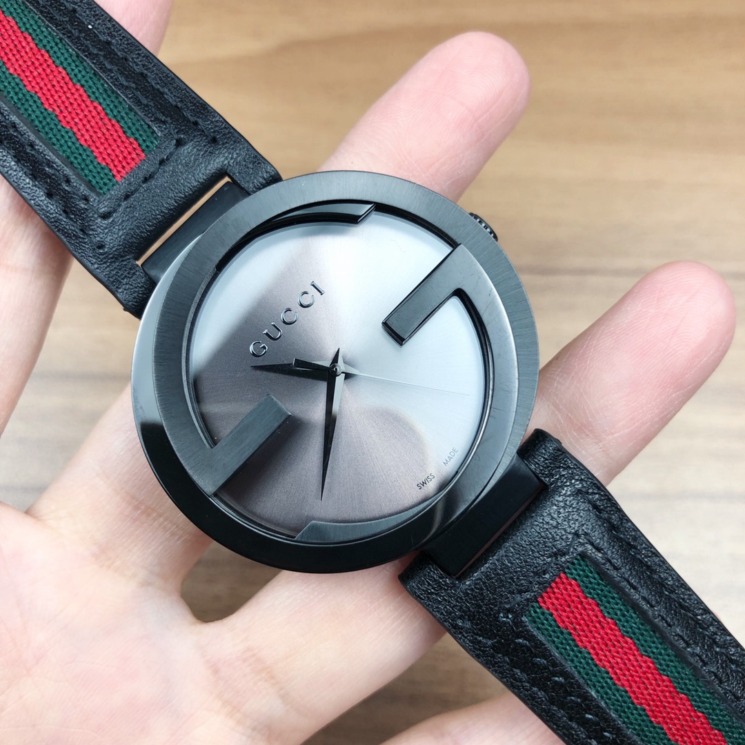 NO:388648,Gucci quartz men's watch, 42mm diameter, coal-gray sunburst dial, sapphire crystal glass, bezel integrated with brand logo letter G, black gold plated VD stainless steel case, with green, red and green belt, simple but fashionable, waterproof 50m, spot, gucci19860909古驰石英男士表,表径42mm,煤灰色旭日纹表盘,蓝宝石水晶玻璃,表圈融入品牌标识字母G,镀黑金VD不锈钢表壳,配绿红绿皮带,简单而不失时尚,防水50m,现货,,gucci,Watch