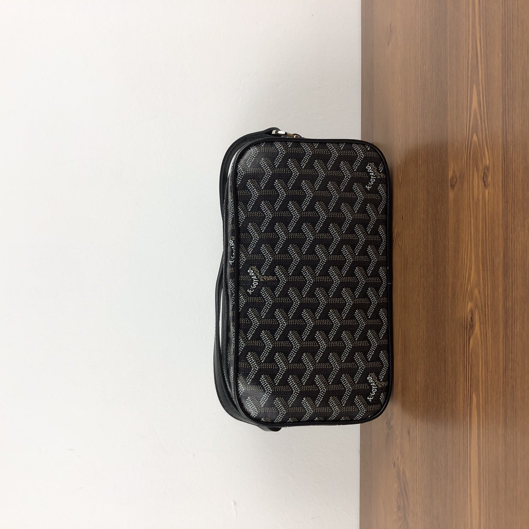 Goyard吴亦凡同款相机包，特别炫酷！特殊的图案因素，日常穿搭也特别好看😍size23*8*14cm