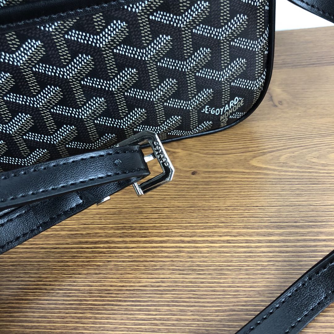 Goyard吴亦凡同款相机包，特别炫酷！特殊的图案因素，日常穿搭也特别好看😍size23*8*14cm