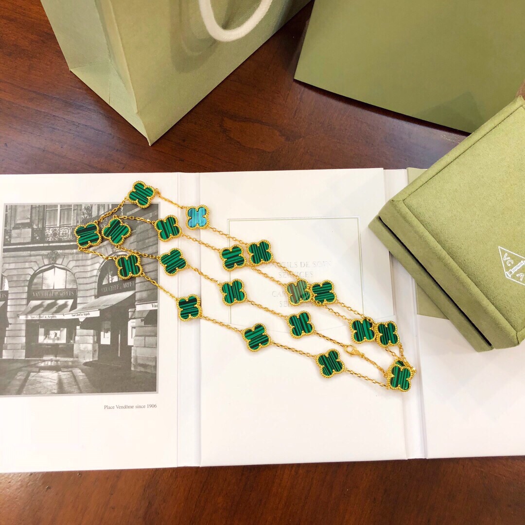 Van Cleef & Arpels Haute Joaillerie Fine Jewelry Earrings Necklace Ring 3