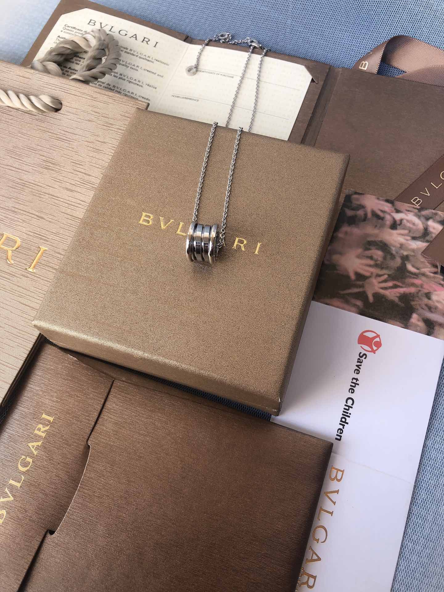 NO:103959,BV spring necklaces are never enough to sell, both men and women can do it. This year it has become popular again and again, Bulgari necklace, bottega veneta, bvlgari, necklace19860909BV弹簧项链永远都不够货卖的节奏 男女均可.今年火了又火,宝格丽项链,bottega veneta,bvlgari,necklace,Jewelry