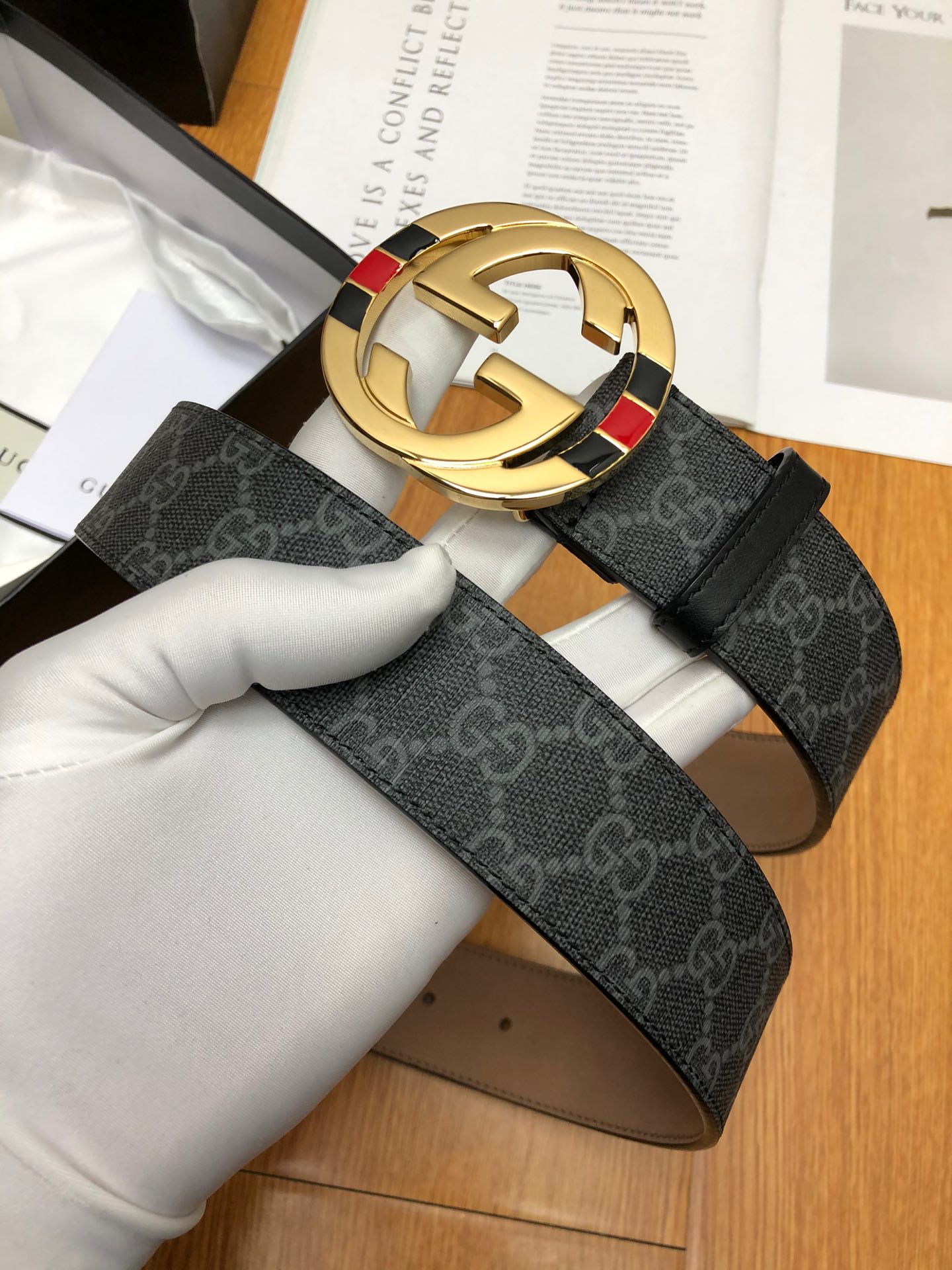 Gucci, lined with top-layer cowhide, vegetable-tanned frosted backing 2