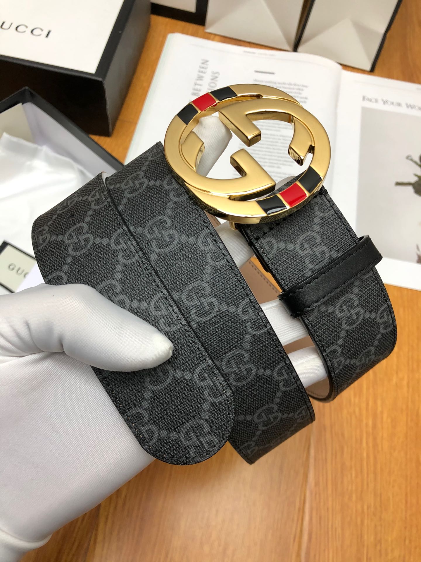 Gucci, lined with top-layer cowhide, vegetable-tanned frosted backing 3
