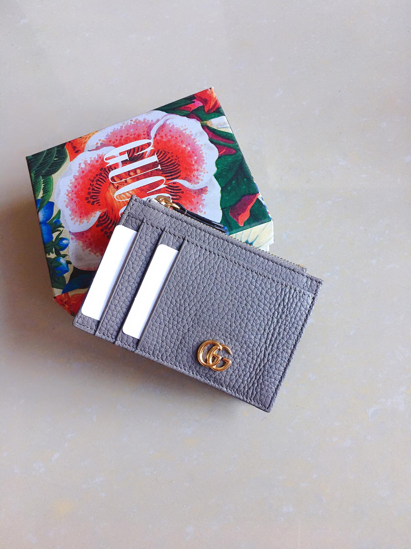 NO:673602,The official website is synchronized with the new model. The slim card holder launched in the Gucci~CY series in the 1970s has multiple pockets and zipper compartments, advanced customization original factory cowhide and imported cotton zippers, high-end quality, style number 574804, size 12x8cm, Gucci wallet, gucci, wallets, cowhide19860909官网同步新款 20世纪70年代在Gucci～CY系列中推出的纤薄卡包带有多个口袋和拉链隔层,高级定制原工厂牛皮进口棉布拉链,高端品质,款号574804,尺寸12x8cm,Gucci钱包,gucci,wallets,cowhide,欧美剧