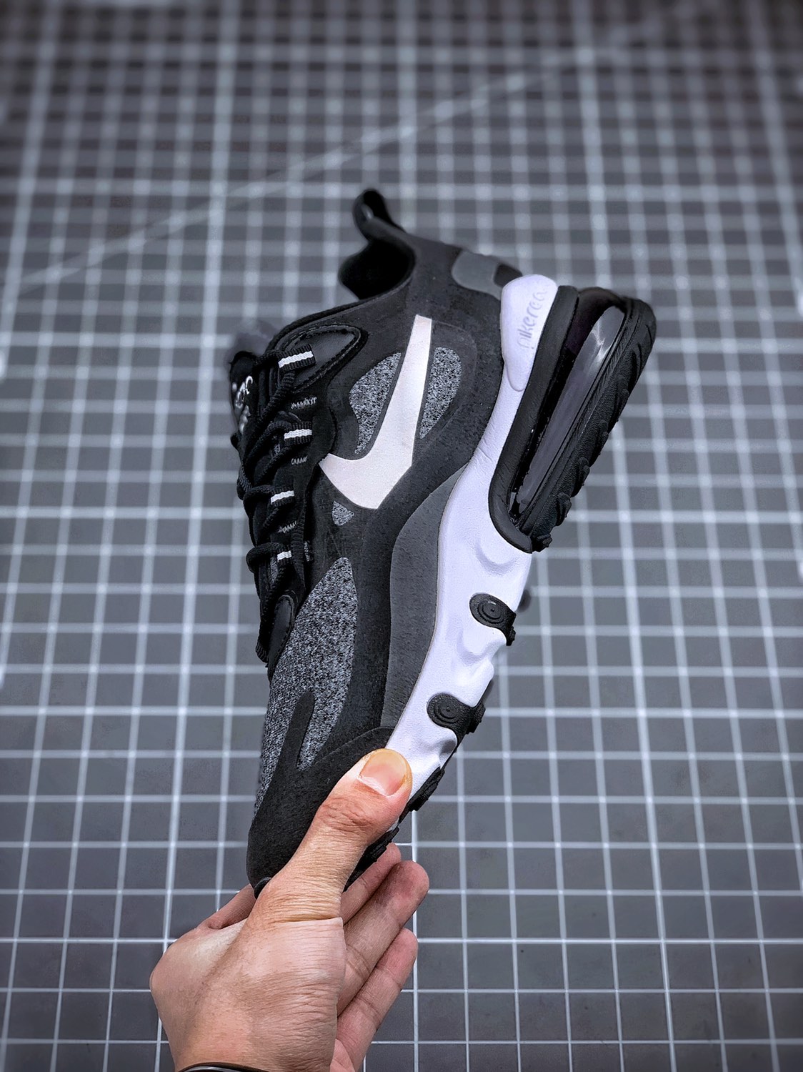 130   Air Max 270 React  原盒二维码原标 扫描秒进官网