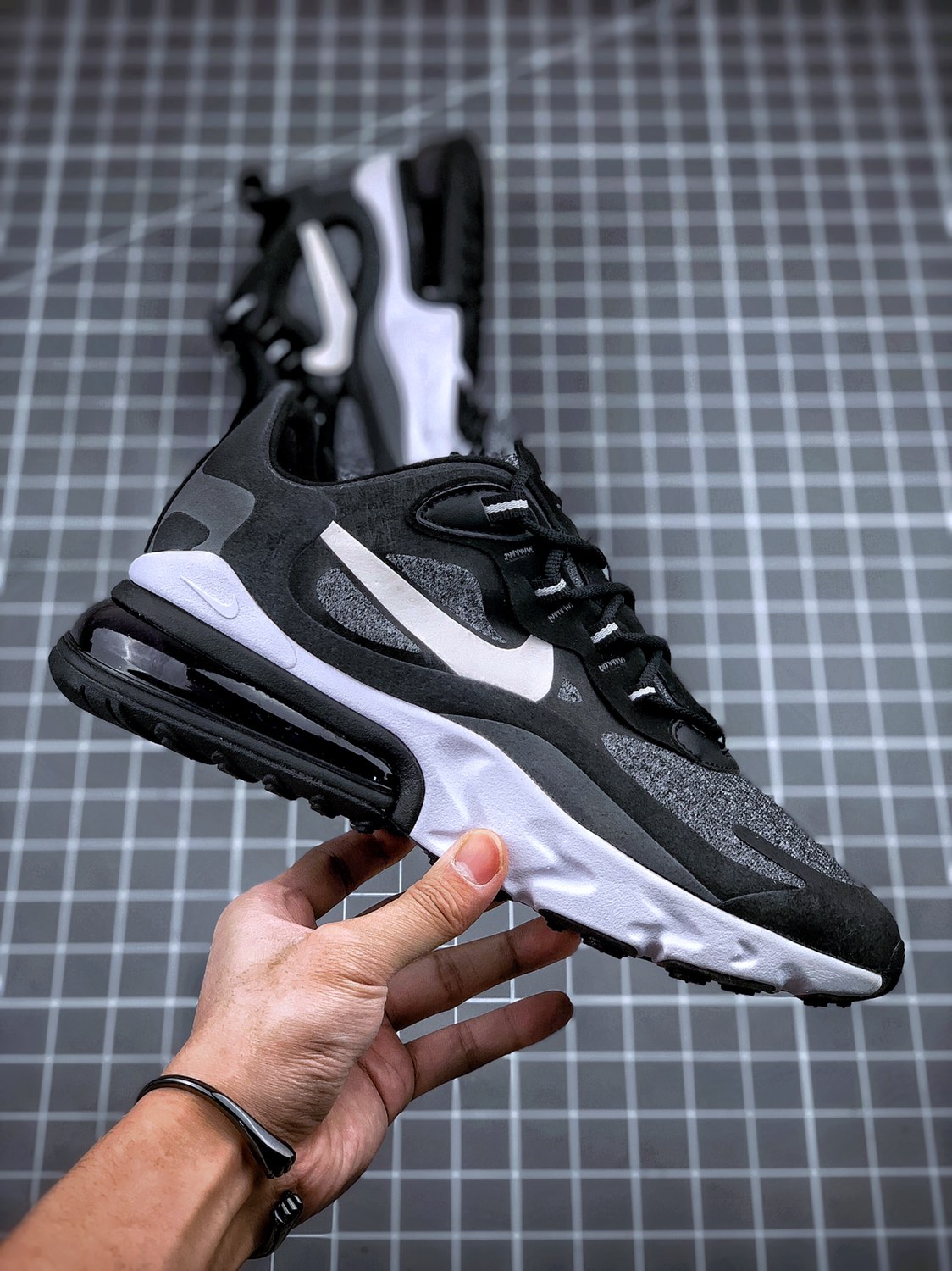 130   Air Max 270 React  原盒二维码原标 扫描秒进官网