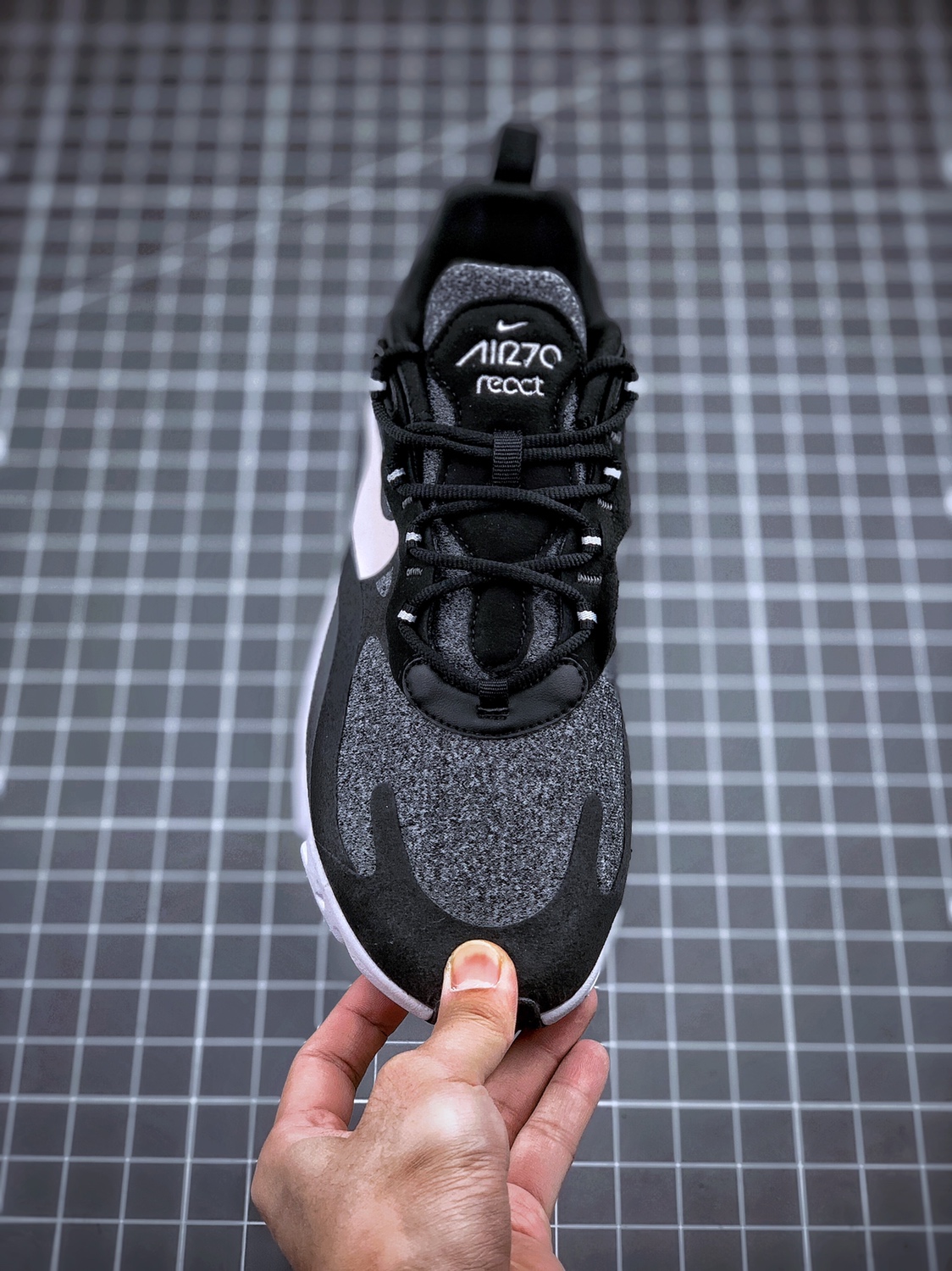 130   Air Max 270 React  原盒二维码原标 扫描秒进官网