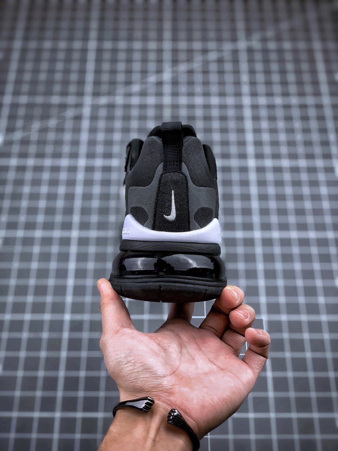 130   Air Max 270 React  原盒二维码原标 扫描秒进官网