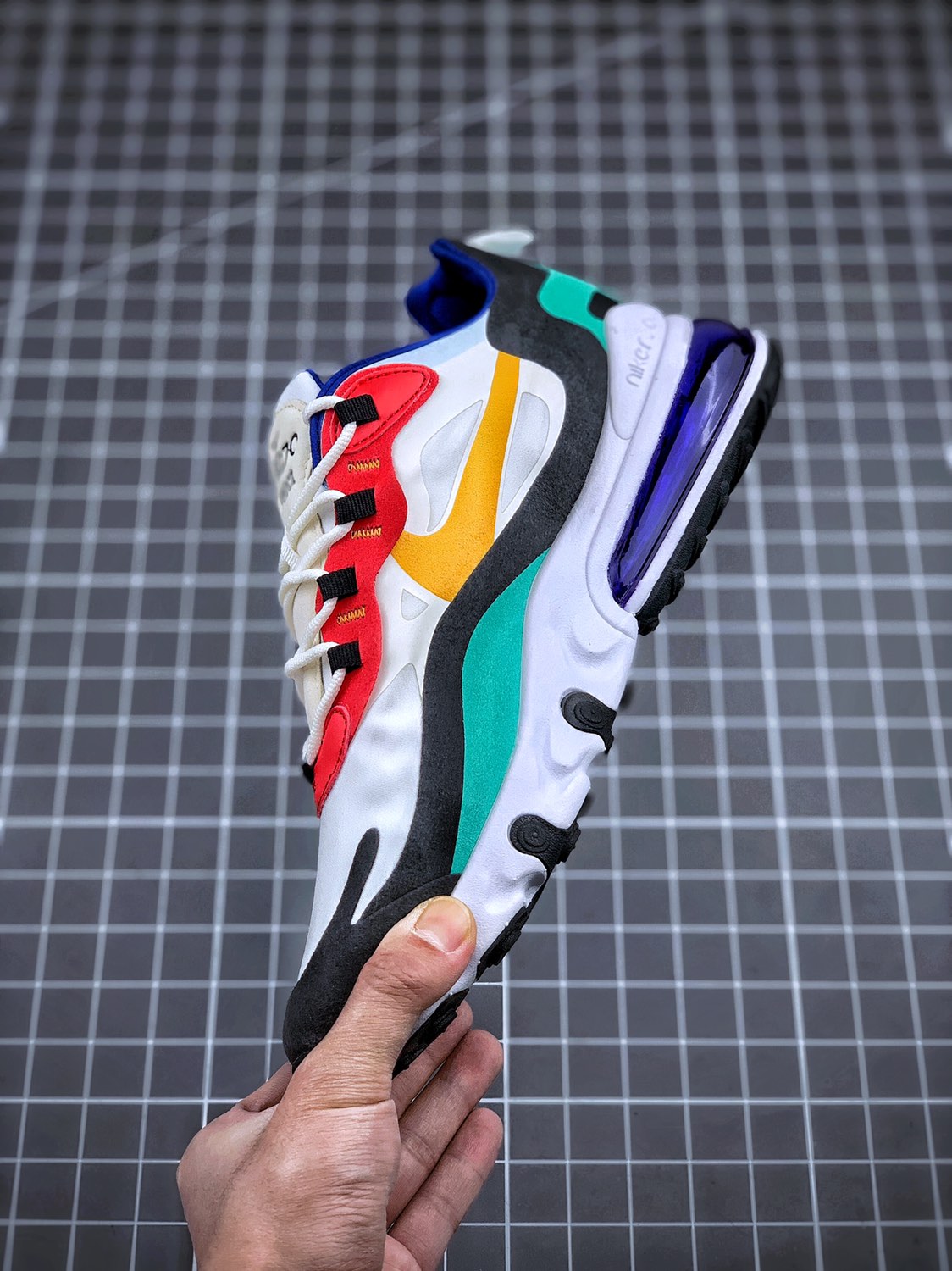 130    Air Max 270 React  原盒二维码原标 扫描秒进官网