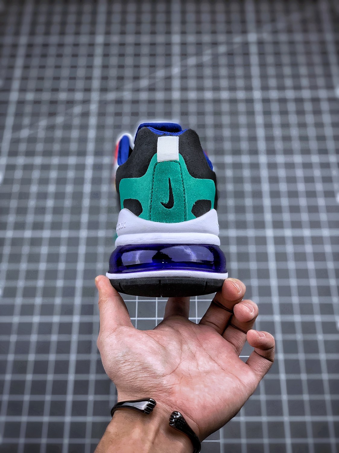 130    Air Max 270 React  原盒二维码原标 扫描秒进官网