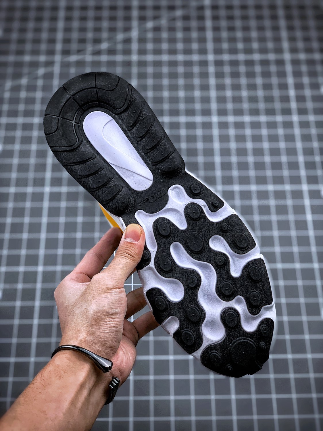 130    Air Max 270 React  原盒二维码原标 扫描秒进官网