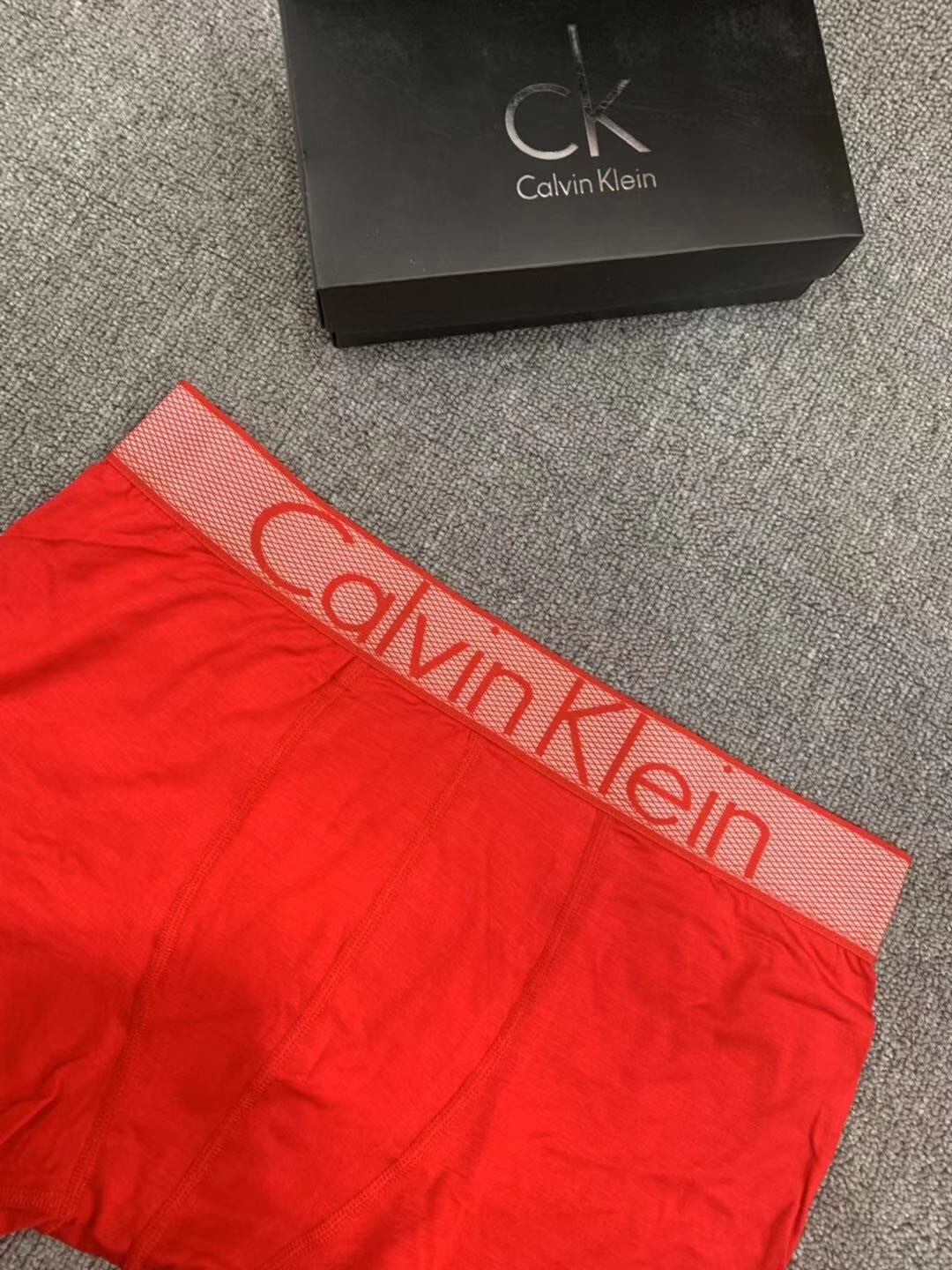 CalvinKlein大红色本命年内