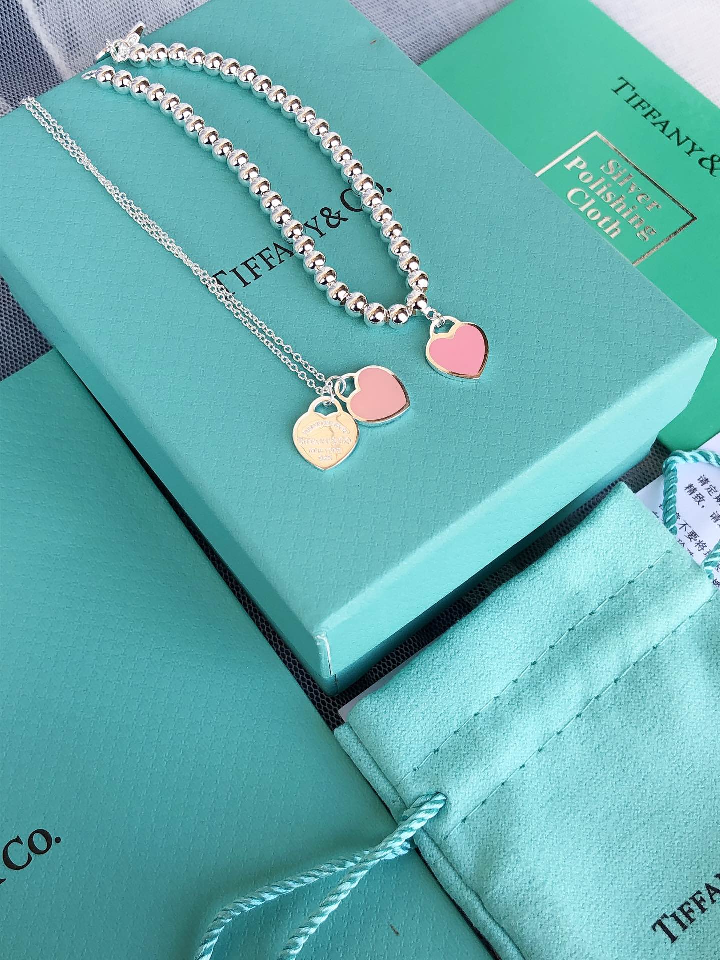 NO:102371,A simple and classic set, with perfect interpretation of Tiffany, Return to Tiffany series inspired by a design in 1969, with classic logo interpreting Tiffany's extraordinary, Tiffany bracelet, Tiffany necklace, tiffany, necklace, bracelet19860909一套简约经典,经典标志完美诠释蒂芙尼, Return to Tiffany 系列灵感源自 1969 年的一款设计,经典标志诠释蒂芙尼的卓尔不凡,蒂芙尼手链蒂芙尼项链,tiffany,necklace,bracelet,Jewelry