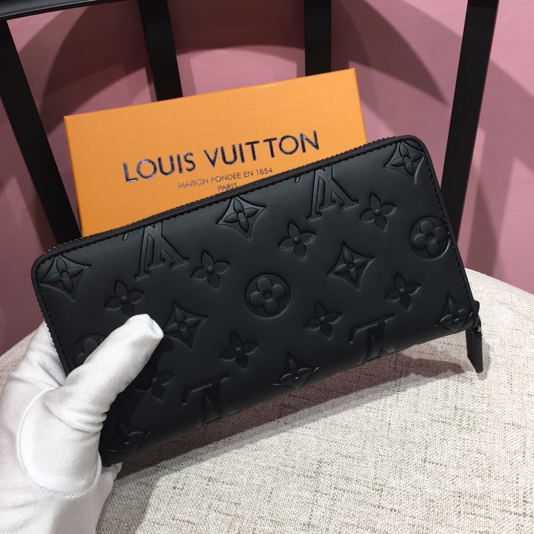 💞💞💞LV 6076火爆版单拉小手包到货💞💞里外头层牛皮打造💞图片色（自带原版盒子）男女通用哦…尺寸：1