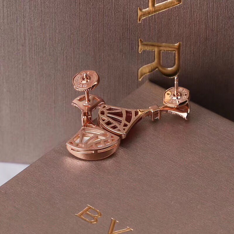 Bvlgari 宝格丽裙子DIVAS DREAM系列耳环尽显每一位女神的雅致动人