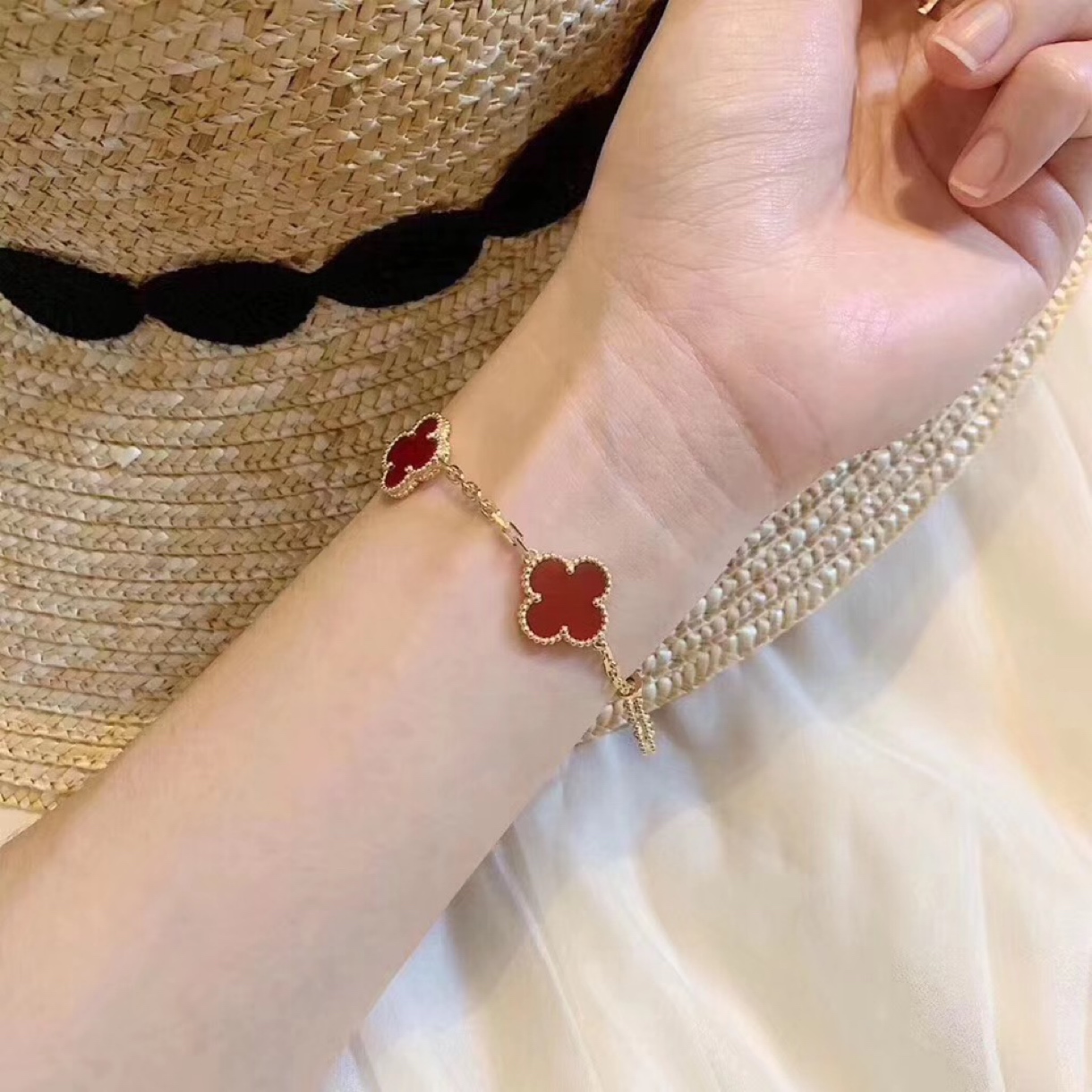 NO:103911,VCA5 flower bracelet [color] A four-leaf lucky pattern, illuminating infinite happiness time, allowing luck to always accompany you, Vca bracelet, bracelet19860909VCA5花手链[色]一枚四叶幸运图案, 点亮无限幸福时光,让幸运常伴身侧,Vca手链,bracelet,Jewelry