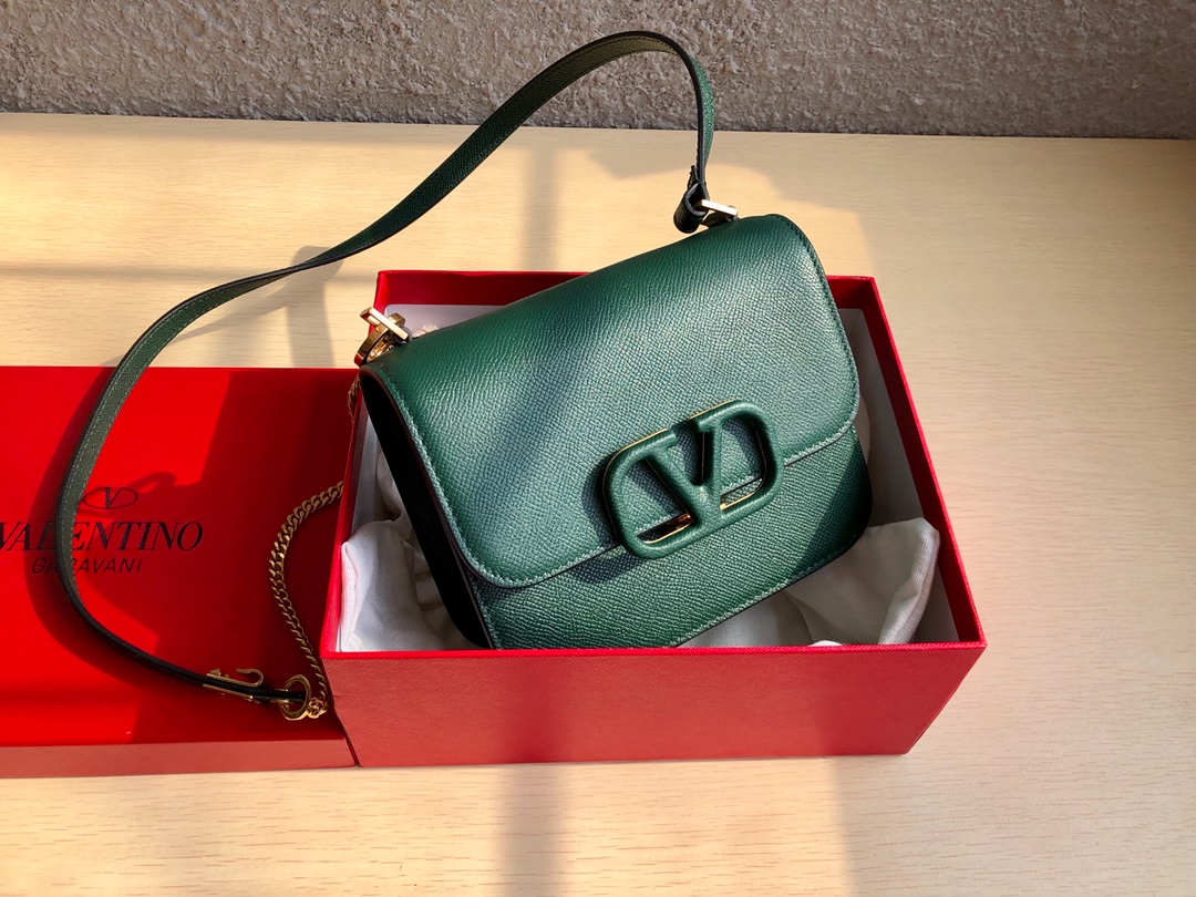 Valentino华伦天奴进口牛皮手掌纹大V扣复古单肩包0074S