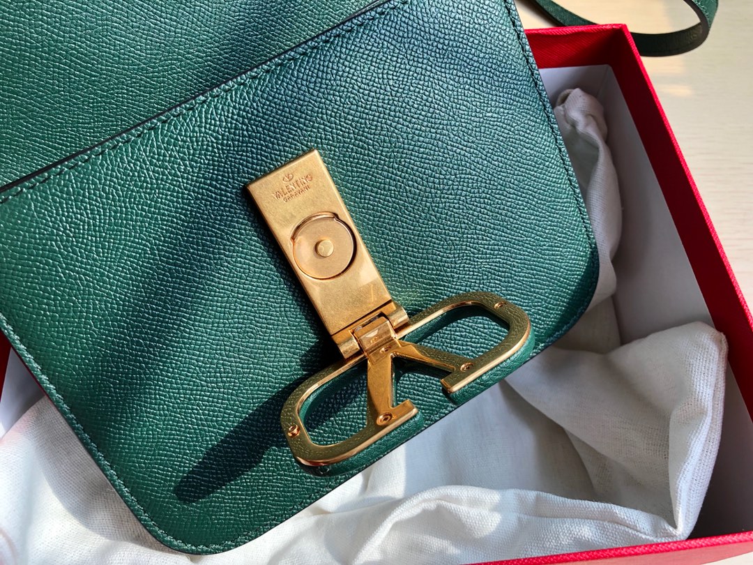 Valentino华伦天奴进口牛皮手掌纹大V扣复古单肩包0074S