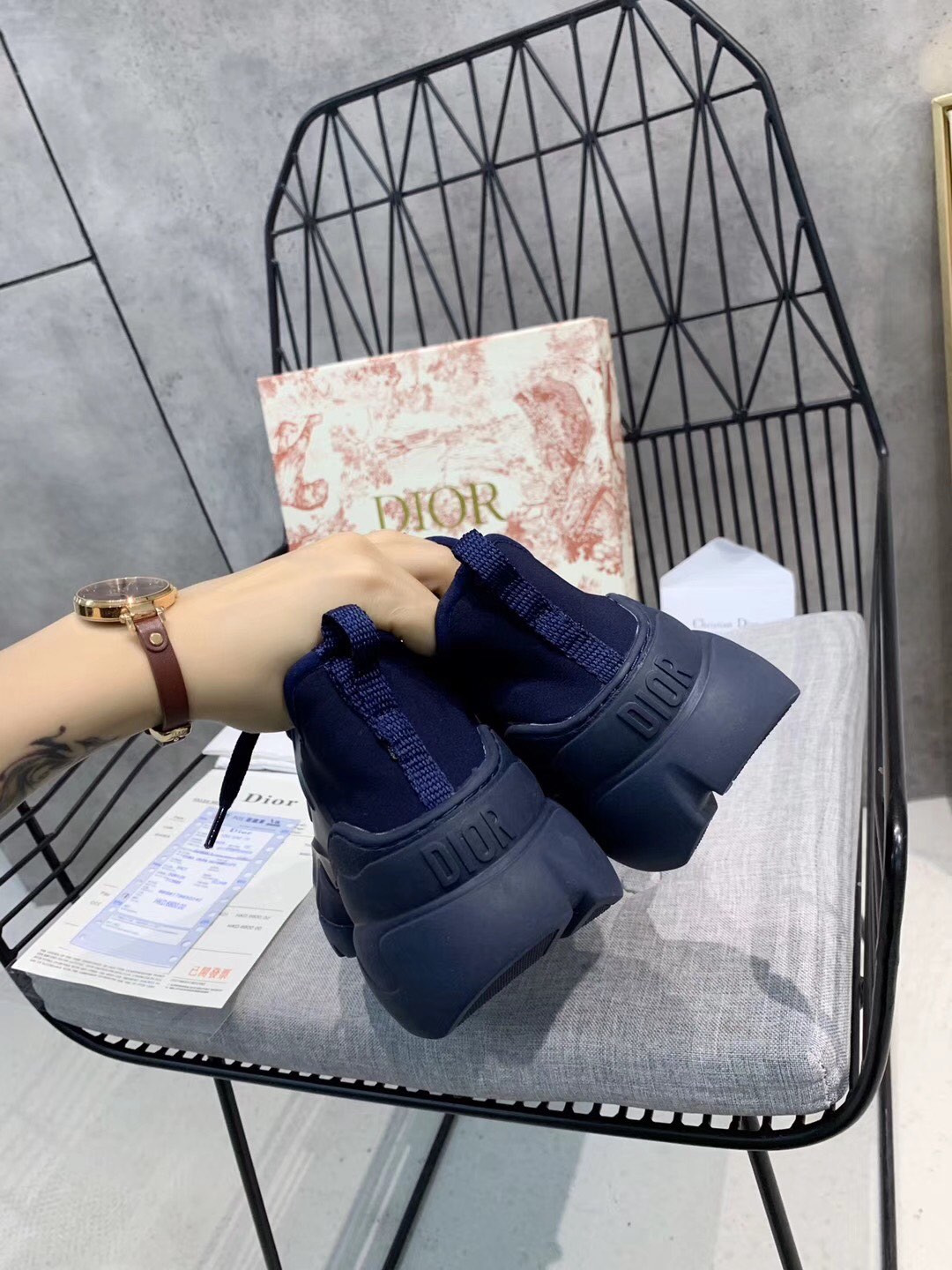 【Dior迪奥】，DIOR2020早春经典最新加色，迪奥官网最新发布.进口高端弹力面料➕吸汗透气里布，巴黎带回1:1开模各个部位都是正品开模，市场[愉快]唯一正确版本，[玫瑰]原版布料..正版原版开模[菜刀👟开模鞋底，
码数：女码35-42码  男码39-45