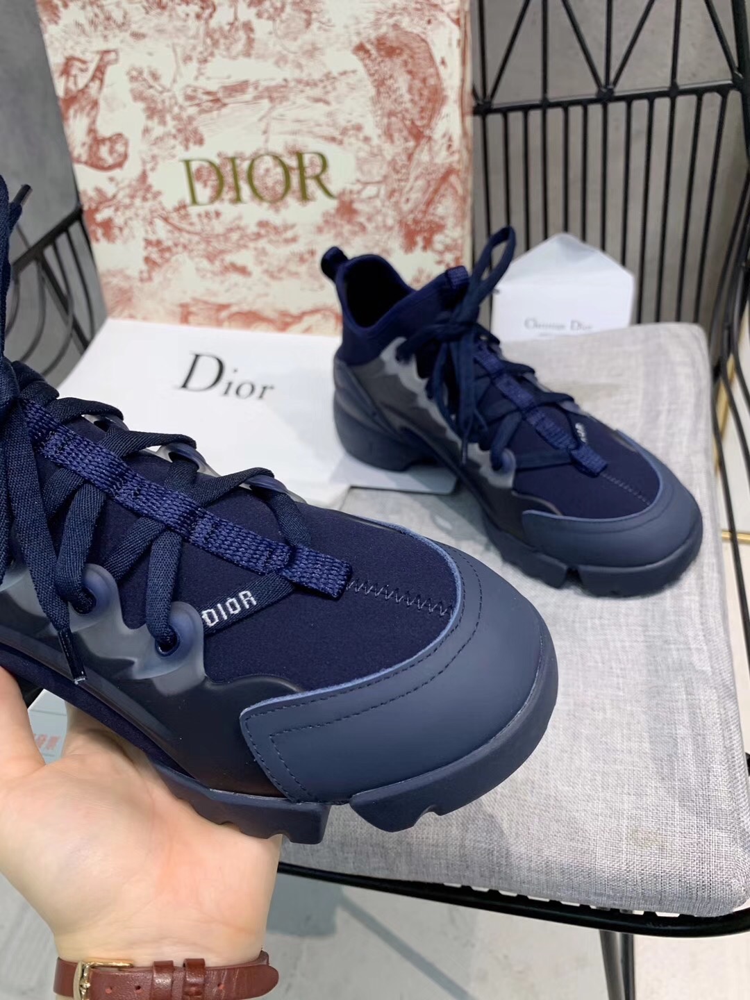 【Dior迪奥】，DIOR2020早春经典最新加色，迪奥官网最新发布.进口高端弹力面料➕吸汗透气里布，巴黎带回1:1开模各个部位都是正品开模，市场[愉快]唯一正确版本，[玫瑰]原版布料..正版原版开模[菜刀👟开模鞋底，
码数：女码35-42码  男码39-45