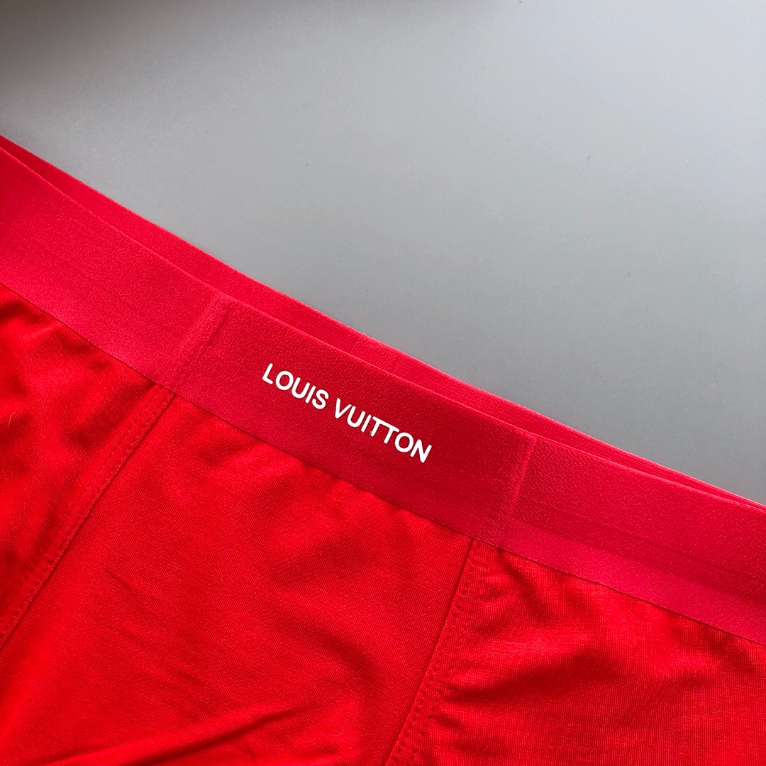   红红火火 高品质！送礼自备首选！Louis vuitton LV  经典时尚男士内裤！外贸国外订单，