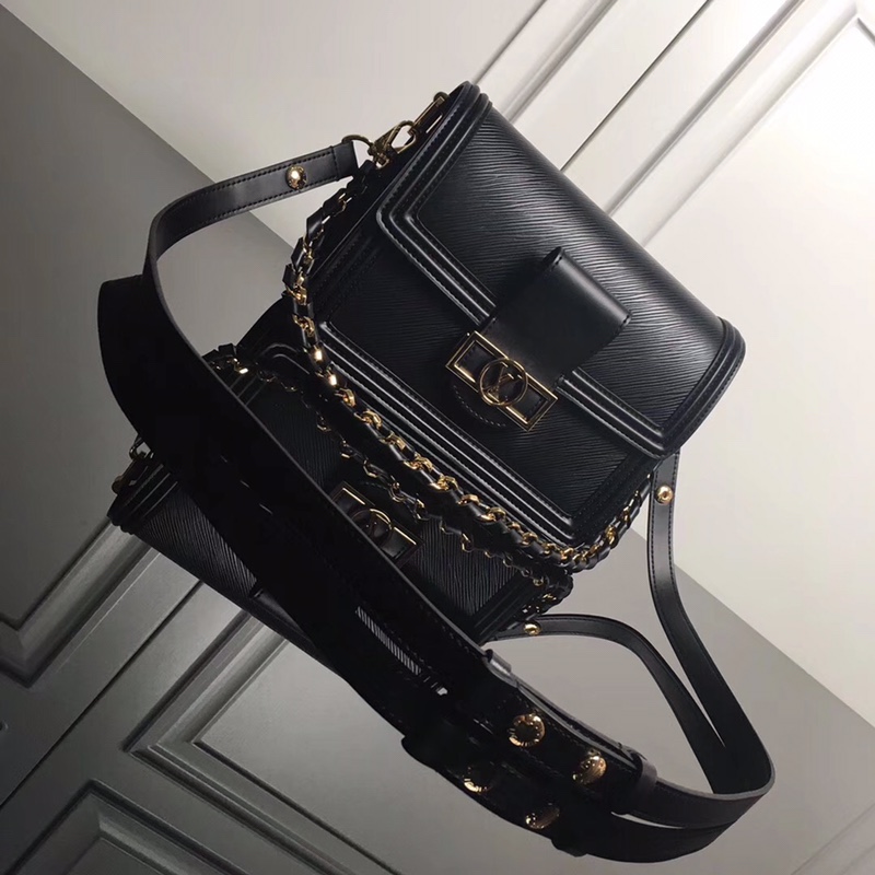 M44162克【顶级原单】女装艺术总监Nicolas Ghesquière推出 Dauphine手袋，采