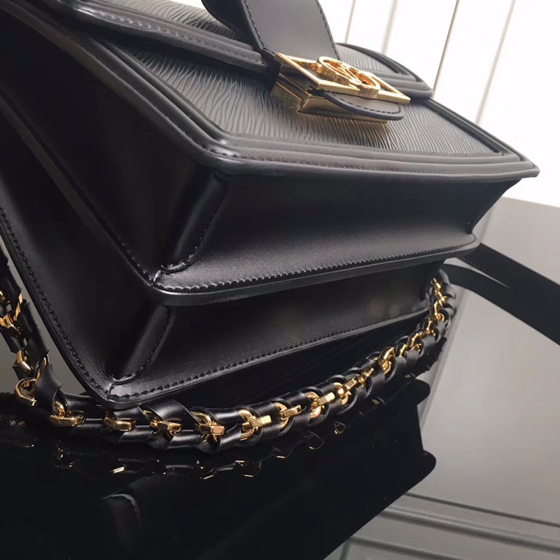 M44162克【顶级原单】女装艺术总监Nicolas Ghesquière推出 Dauphine手袋，采