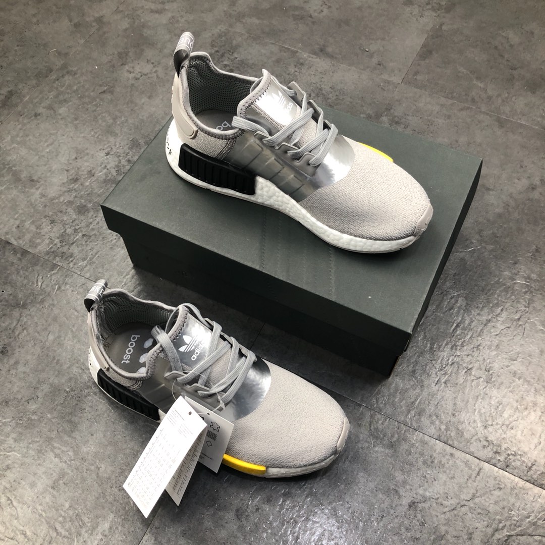 240 公司级巴斯夫阿迪达斯 Adidas NMD R-1 街头风经典百搭跑步鞋 EF4261