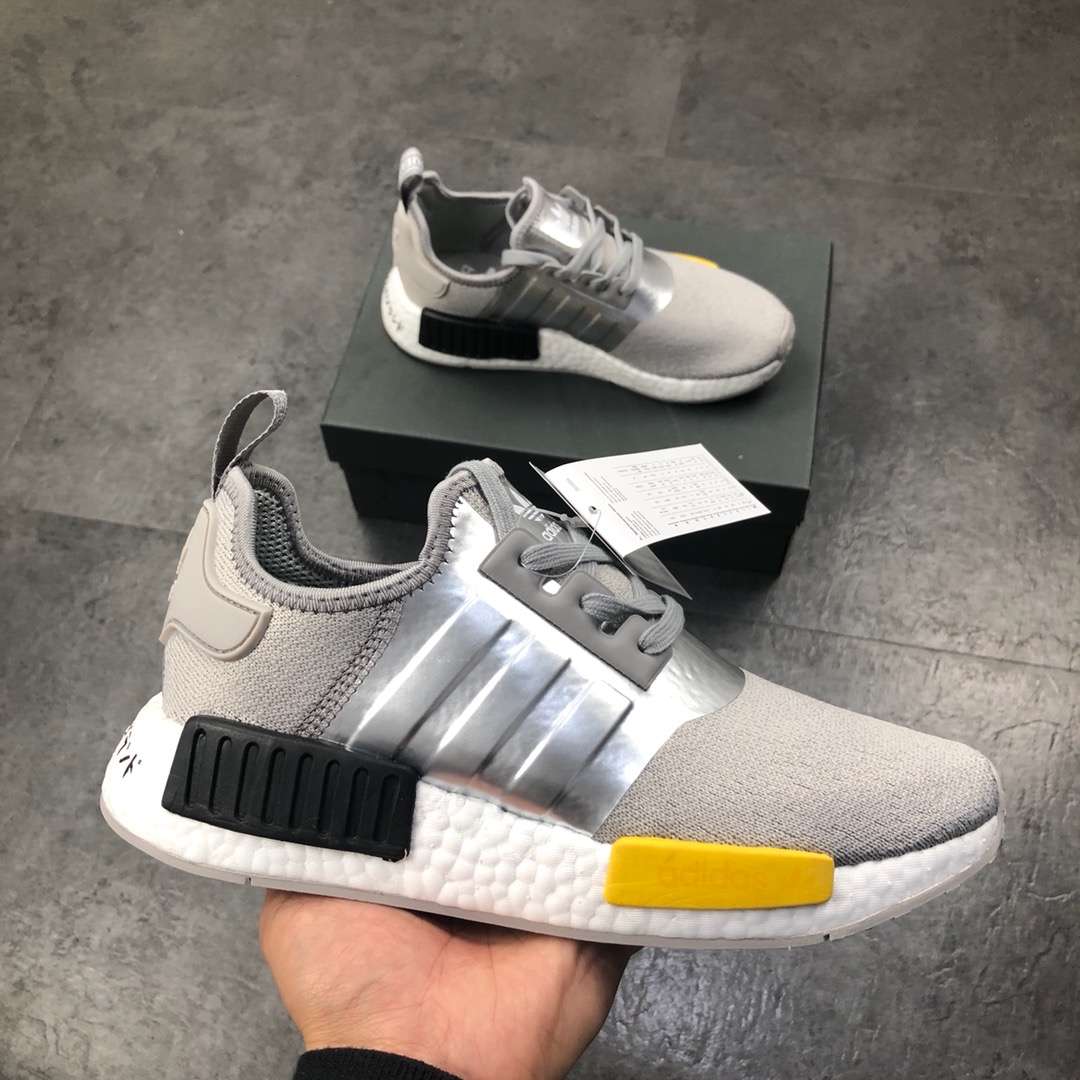 240 公司级巴斯夫阿迪达斯 Adidas NMD R-1 街头风经典百搭跑步鞋 EF4261