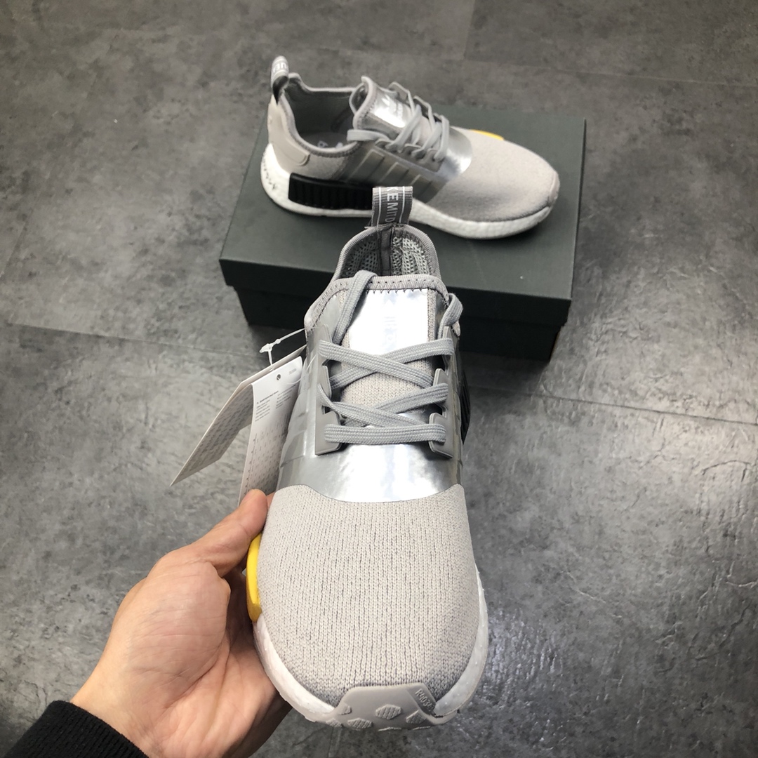 240 公司级巴斯夫阿迪达斯 Adidas NMD R-1 街头风经典百搭跑步鞋 EF4261