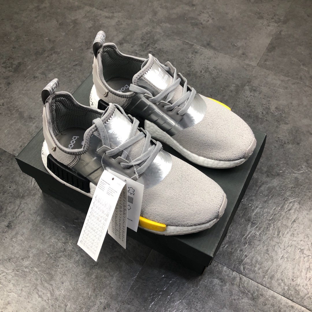 240 公司级巴斯夫阿迪达斯 Adidas NMD R-1 街头风经典百搭跑步鞋 EF4261