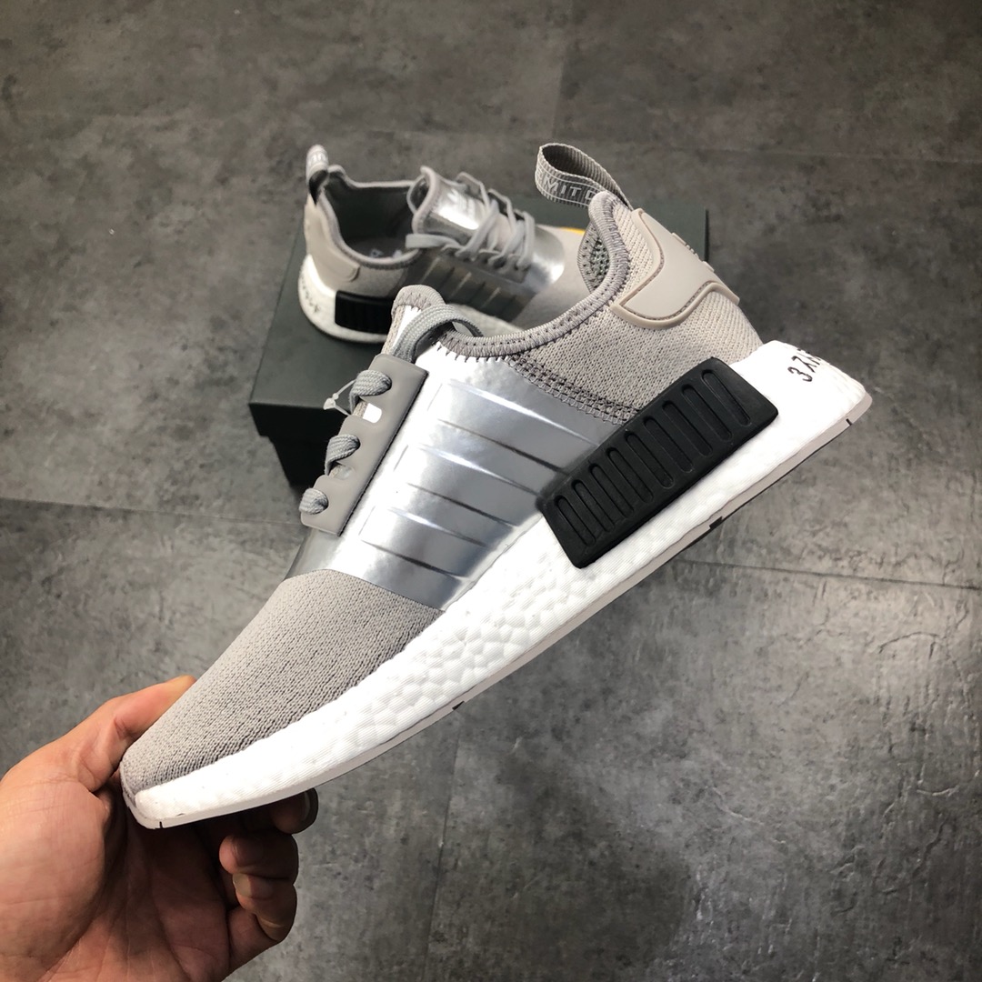 240 公司级巴斯夫阿迪达斯 Adidas NMD R-1 街头风经典百搭跑步鞋 EF4261