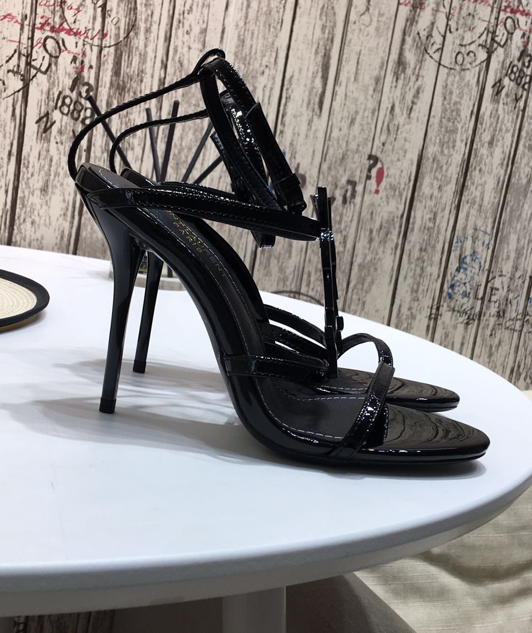 [Saint Laurent] Saint Laurent, una palabra sandalias de correa principios de la primavera contador s
