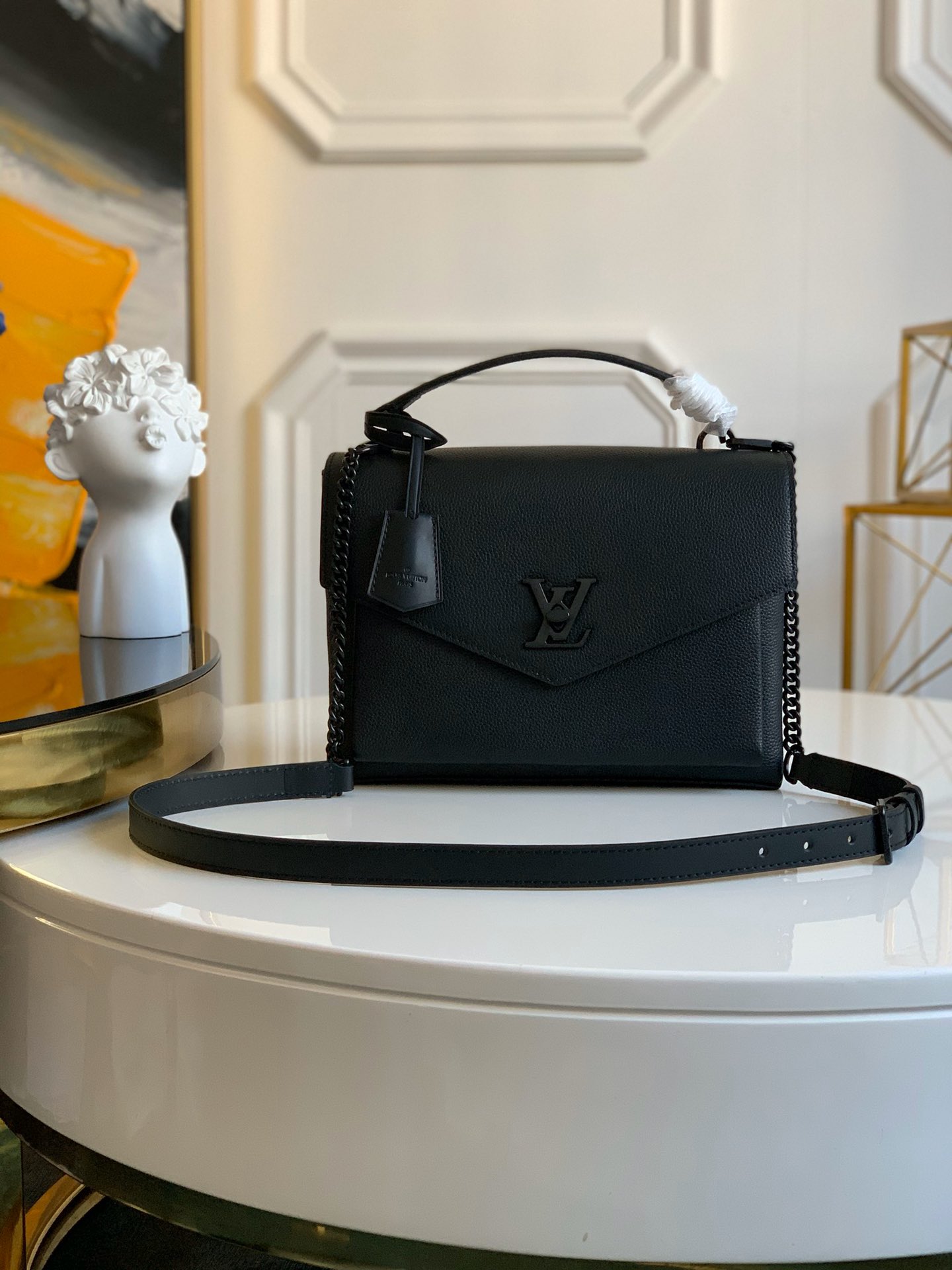 NO:395421,【Exclusive real photo M54849】M55323 M54877M 54878 The three-dimensional shape and exquisite interior design make the handbag hold all daily necessities, while the Monogram Empreinte leather adds an elegant feeling. It is small in size and has multiple practical pockets and compartments. Size: 28-20-11cm.,LV [original leather],louis vuitton19860909【独家实拍M54849】M55323 M54877M 54878 富有立体感的造型与精巧的内部设计令该手袋可装纳所有日常必备用品,而Monogram Empreinte皮革则为其添一份雅致之感.尺寸小巧,拥有多个实用的口袋和隔层.尺寸:28-20-11cm .,LV【原厂皮】,louis vuitton,Bag