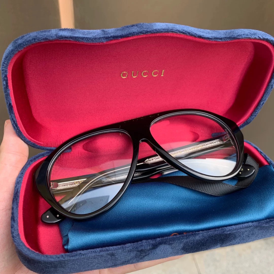 Gucci GUCC*