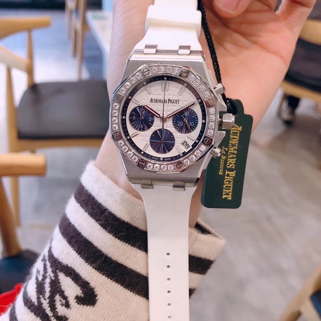 Audemars Piguet AP-皇家橡树离岸型系列奢华满钻女装 酷炫 六针VK计时进口石英机芯 蓝宝石防刮玻璃 316精钢壳套 进口橡胶带 爱彼女款中的最佳
