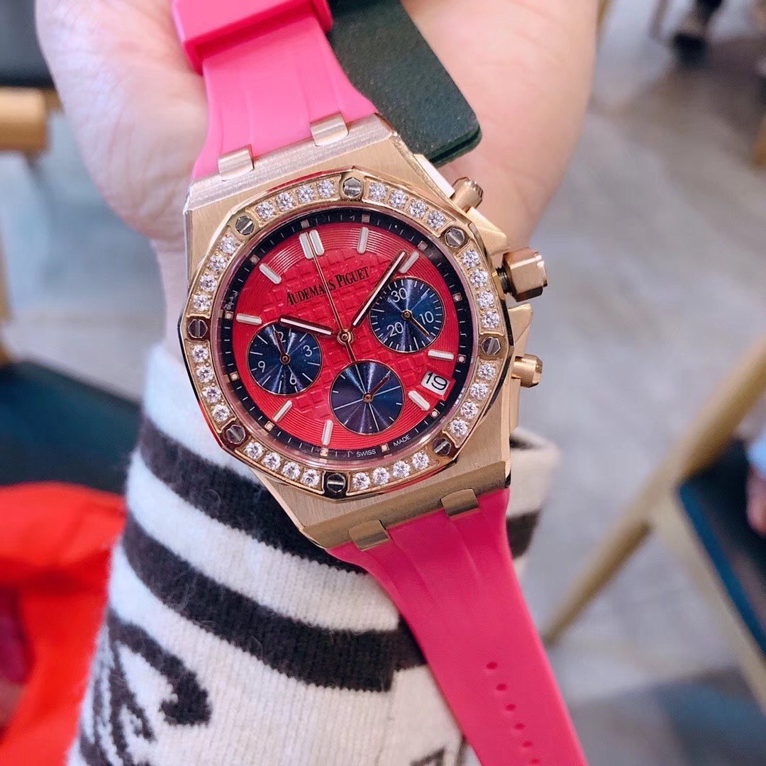 Audemars Piguet AP-皇家橡树离岸型系列奢华满钻女装 酷炫 六针VK计时进口石英机芯 蓝宝石防刮玻璃 316精钢壳套 进口橡胶带 爱彼女款中的最佳