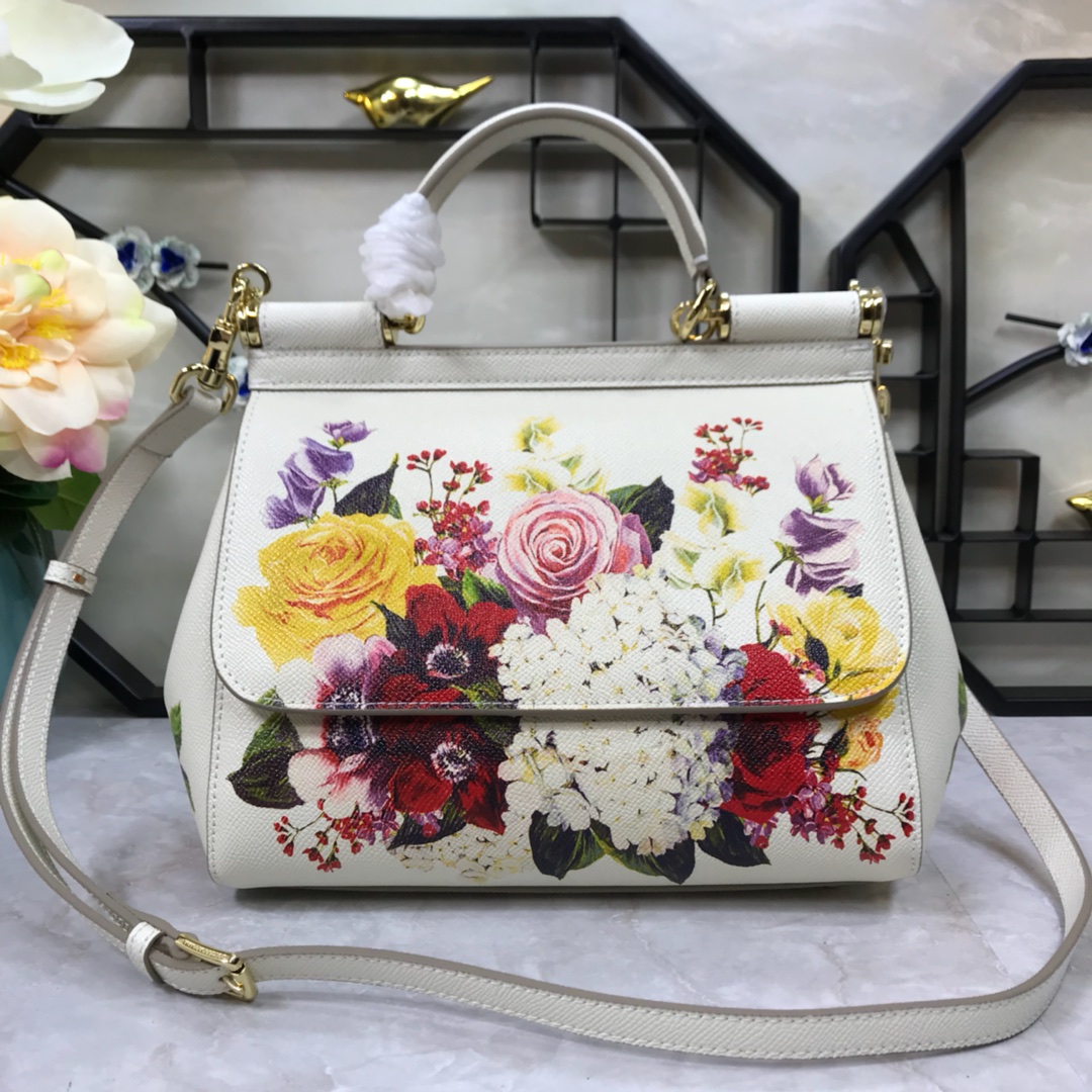 Dolce&Gabbana杜嘉班纳可斜挎配镜子海外代购专用品有范有气场全新包型任何搭配都可以只要有一颗时