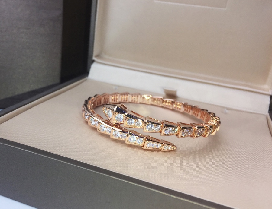 BVLGARI Bvlgari Bracelet Gold-Tone Plated 18K Gold - Top Quality