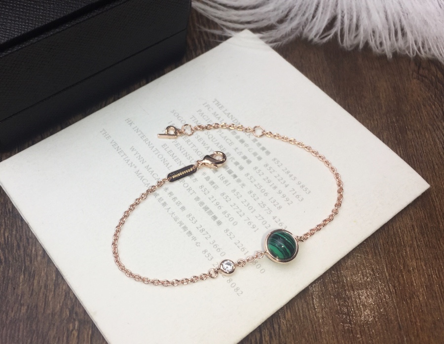 “Count’s Latest Possession Bracelet: Rose Gold with Gemstones and Diamond Accents” - 图片 4