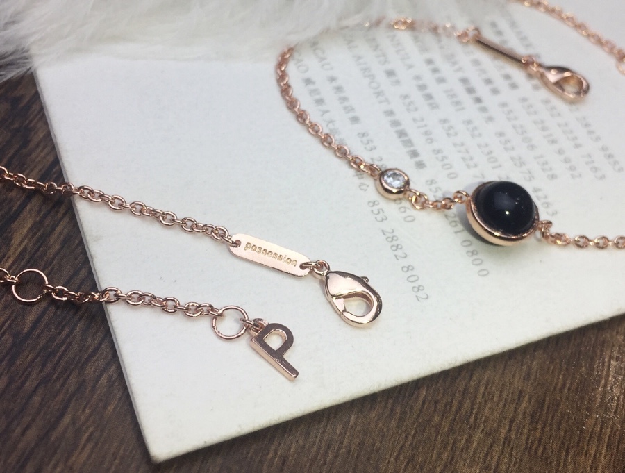 “Count’s Latest Possession Bracelet: Rose Gold with Gemstones and Diamond Accents” - 图片 7