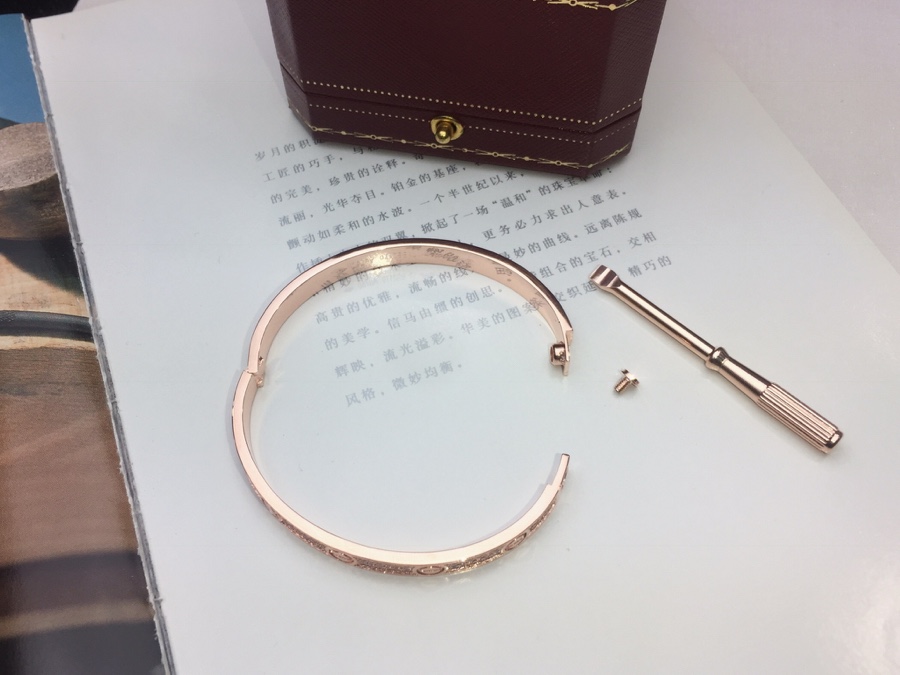 ❗❗❗Cartier 卡地亚经典满天星手镯👉🏻火爆LOVE满钻手镯💥进口亚金电镀18k玫瑰金/白金 镶嵌
