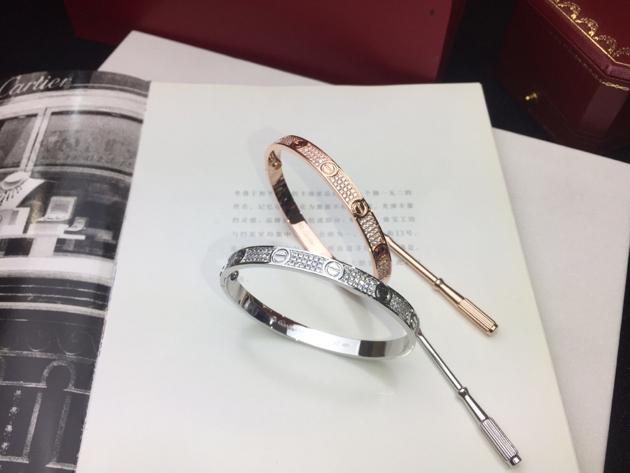 ❗❗❗Cartier 卡地亚经典满天星手镯👉🏻火爆LOVE满钻手镯💥进口亚金电镀18k玫瑰金/白金 镶嵌